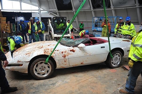 Einmillionste Chevrolet Corvette: Fast ein hoffungsloser Fall.  Foto:Auto-Medienportal.Net/National Corvette Museum